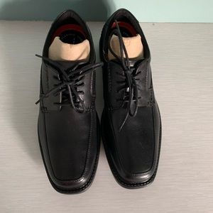 MENS BRAND NEW ROCKPORT LEATHER SHOES SIZE US 8